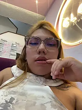 Lia Sterling online show from 12, 4, 2026