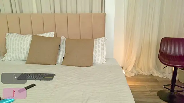 Snapshot of grace_clarc chatting on 25, 6, 2026 grace clarc online show from 25, 6, 2026