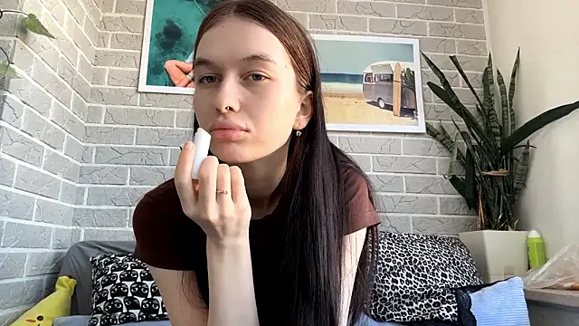 LaraDraggoo online show from 19, 3, 2026