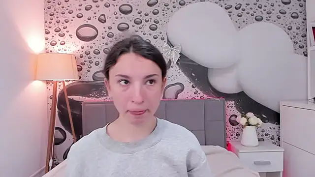 JosephineRows online show from 17, 4, 2026