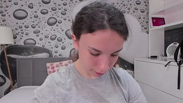 JosephineRows online show from 23, 4, 2026