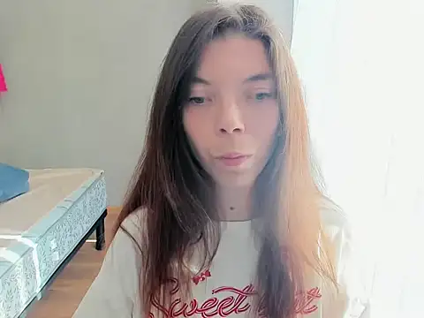 Snapshot of LikaAeiston1 chatting on 8, 6, 2026 LikaAeiston1 online show from 8, 6, 2026