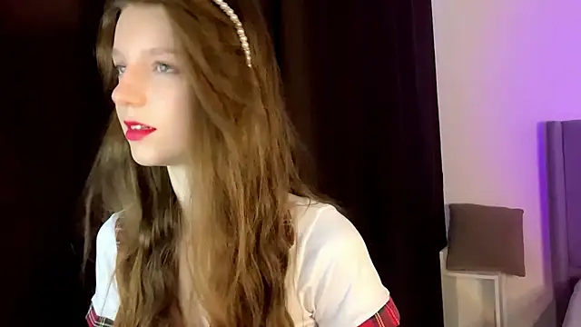 Snapshot of Kissme_Kira chatting on 8, 3, 2026 Kissme Kira online show from 8, 3, 2026