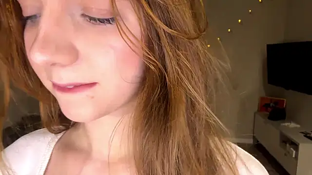 Snapshot of Kissme_Kira chatting on 31, 7, 2026 Kissme Kira online show from 31, 7, 2026