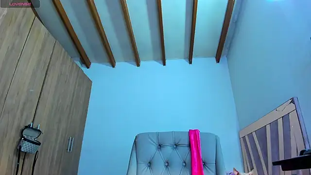 Snapshot of SkyeGabbyRose chatting on 1, 7, 2026 SkyeGabbyRose online show from 1, 7, 2026