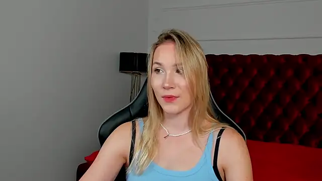 Snapshot of ElaraVoltage chatting on 28, 7, 2026 ElaraVoltage online show from 28, 7, 2026