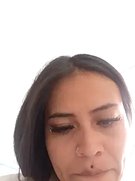 Cloe pink1 online show from 11, 4, 2026