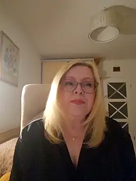 Snapshot of JanieLight53 chatting on 1, 4, 2026 JanieLight53 online show from 1, 4, 2026