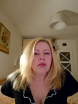 Snapshot of JanieLight53 chatting on 3, 4, 2026 JanieLight53 online show from 3, 4, 2026