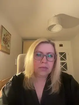 Snapshot of JanieLight53 chatting on 12, 4, 2026 JanieLight53 online show from 12, 4, 2026