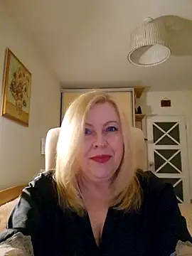 Snapshot of JanieLight53 chatting on 16, 4, 2026 JanieLight53 online show from 16, 4, 2026