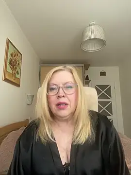 Snapshot of JanieLight53 chatting on 25, 4, 2026 JanieLight53 online show from 25, 4, 2026
