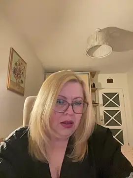 Snapshot of JanieLight53 chatting on 29, 4, 2026 JanieLight53 online show from 29, 4, 2026
