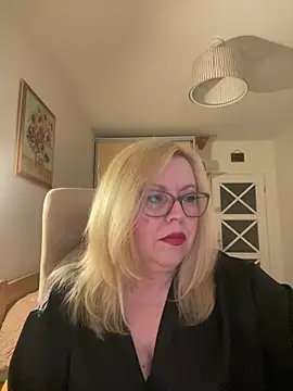 Snapshot of JanieLight53 chatting on 8, 5, 2026 JanieLight53 online show from 8, 5, 2026