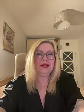 Snapshot of JanieLight53 chatting on 9, 5, 2026 JanieLight53 online show from 9, 5, 2026