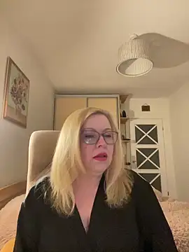 Snapshot of JanieLight53 chatting on 10, 5, 2026 JanieLight53 online show from 10, 5, 2026