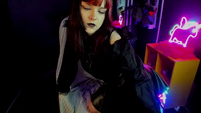 EsterTwilight online show from 19, 6, 2026