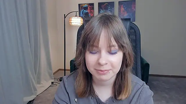 NiaHodge online show from 9, 3, 2026