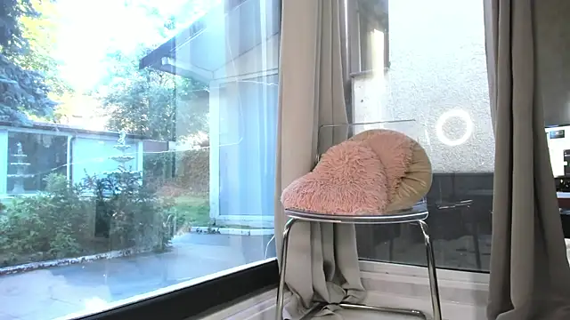 Snapshot of ScarletFlameee chatting on 7, 7, 2026 ScarletFlameee online show from 7, 7, 2026