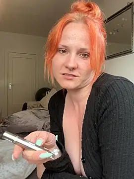 Snapshot of Fiebie_licious_ chatting on 9, 5, 2026 Fiebie licious online show from 9, 5, 2026