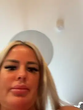 Snapshot of anna_kournikova chatting on 14, 6, 2026 anna kournikova online show from 14, 6, 2026