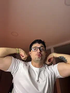 TroyeSavage online show from 15, 6, 2026
