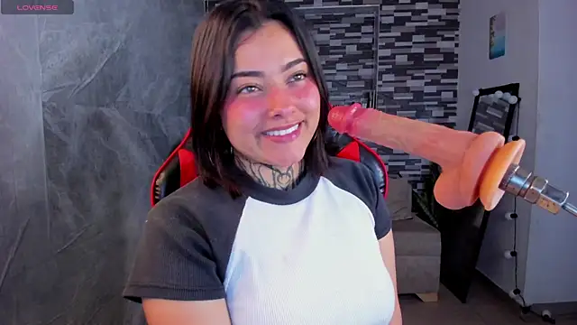 Sophiia cherry online show from 29, 4, 2026