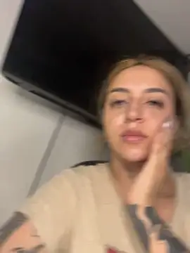 Snapshot of CarolQueen1_ chatting on 6, 6, 2026 CarolQueen1 online show from 6, 6, 2026