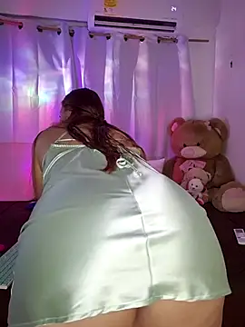 Snapshot of Foxylisaflores chatting on 24, 6, 2026 Foxylisaflores online show from 24, 6, 2026