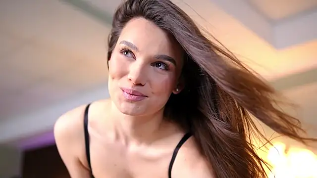 Lena Laurent online show from 15, 4, 2026