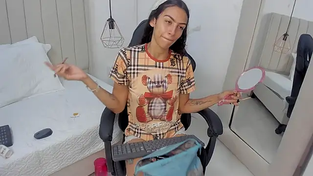Snapshot of Abril_Castroo chatting on 5, 5, 2026 Abril Castroo online show from 5, 5, 2026