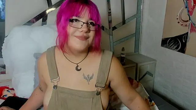 Snapshot of Sherry_Boomm chatting on 6, 5, 2026 Sherry Boomm online show from 6, 5, 2026