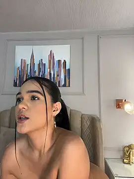 Snapshot of Bella-Ferrer chatting on 4, 5, 2026 Bella-Ferrer online show from 4, 5, 2026