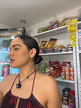 Snapshot of Bella-Ferrer chatting on 19, 6, 2026 Bella-Ferrer online show from 19, 6, 2026