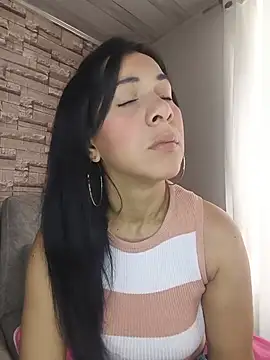 Snapshot of Camillemonroe_ chatting on 7, 7, 2026 Camillemonroe online show from 7, 7, 2026