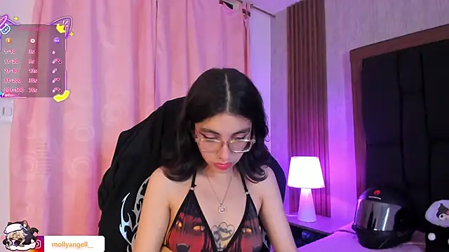 Molly A online show from 18, 4, 2026