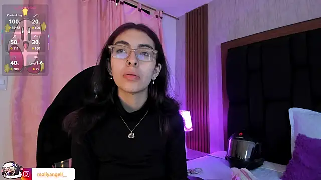 Snapshot of Molly_A chatting on 5, 6, 2026 Molly A online show from 5, 6, 2026
