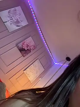 zoe  baker online show from 13, 4, 2026