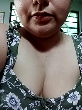 Snapshot of jennyyhottt chatting on 1, 5, 2026 jennyyhottt online show from 1, 5, 2026