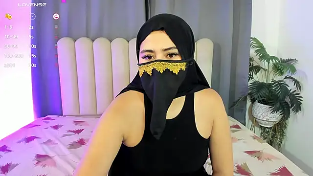 Snapshot of bahiya_aziz chatting on 18, 5, 2026 bahiya aziz online show from 18, 5, 2026