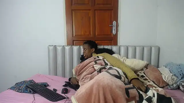 JoycyQueen online show from 23, 4, 2026