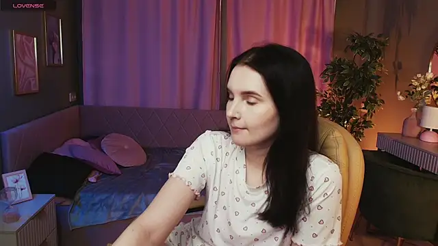 Snapshot of Kristen_Bellle chatting on 12, 5, 2026 Kristen Bellle online show from 12, 5, 2026