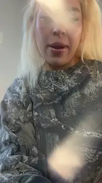 Snapshot of mxmxee chatting on 7, 5, 2026 mxmxee online show from 7, 5, 2026