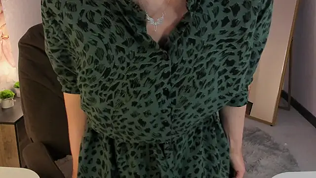 Snapshot of LeticiaRomano chatting on 12, 6, 2026 LeticiaRomano online show from 12, 6, 2026
