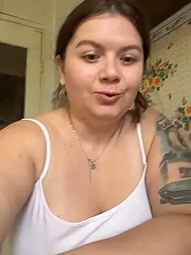 Snapshot of Nenssy555 chatting on 10, 4, 2026 Nenssy555 online show from 10, 4, 2026