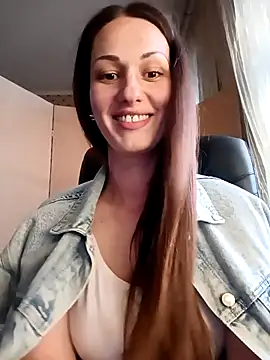 Snapshot of LunaCrystall chatting on 7, 4, 2026 LunaCrystall online show from 7, 4, 2026