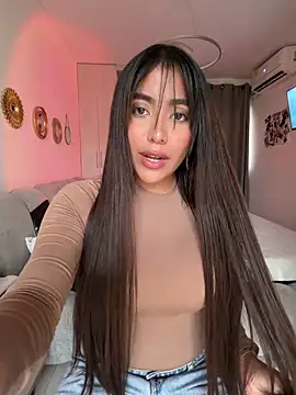 Snapshot of SaraValentina11 chatting on 25, 3, 2026 SaraValentina11 online show from 25, 3, 2026