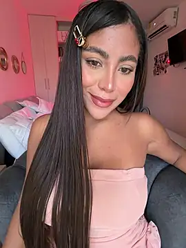 Snapshot of SaraValentina11 chatting on 31, 3, 2026 SaraValentina11 online show from 31, 3, 2026