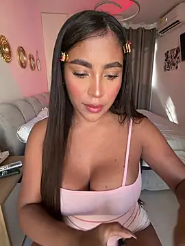 Snapshot of SaraValentina11 chatting on 15, 4, 2026 SaraValentina11 online show from 15, 4, 2026