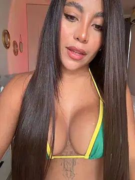 Snapshot of SaraValentina11 chatting on 2, 5, 2026 SaraValentina11 online show from 2, 5, 2026